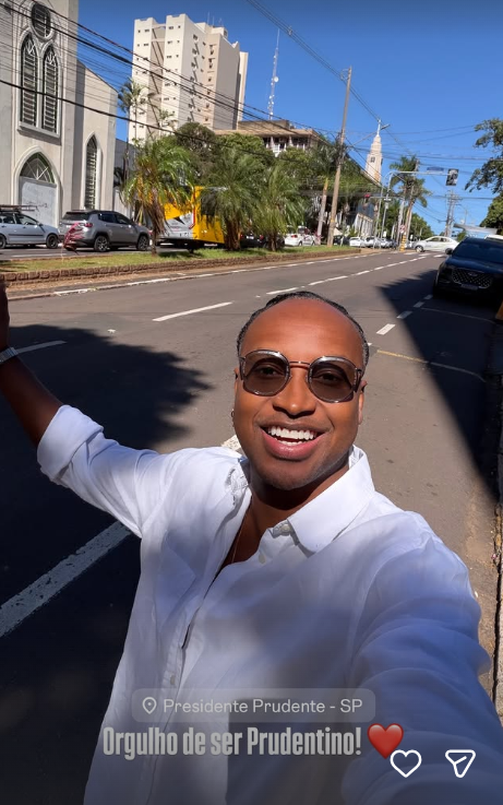 Cantor visitou cidade natal por Reprodução | Instagram