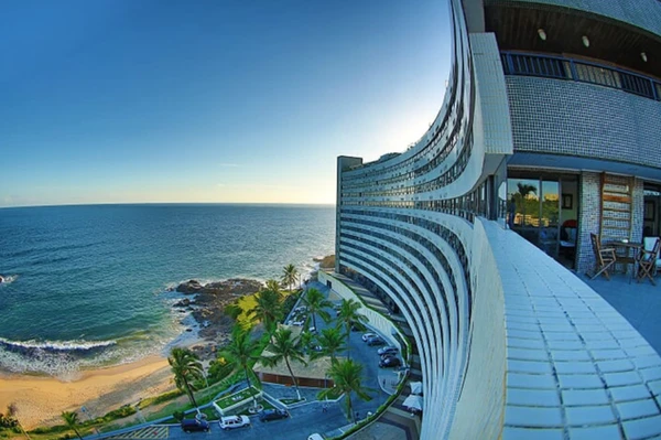 Academia fica localizada no Ondina Apart, na orla de Salvador por Reprodução | Wellhub