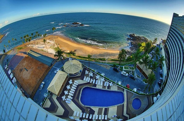 Academia fica localizada no Ondina Apart, na orla de Salvador por Reprodução | Wellhub