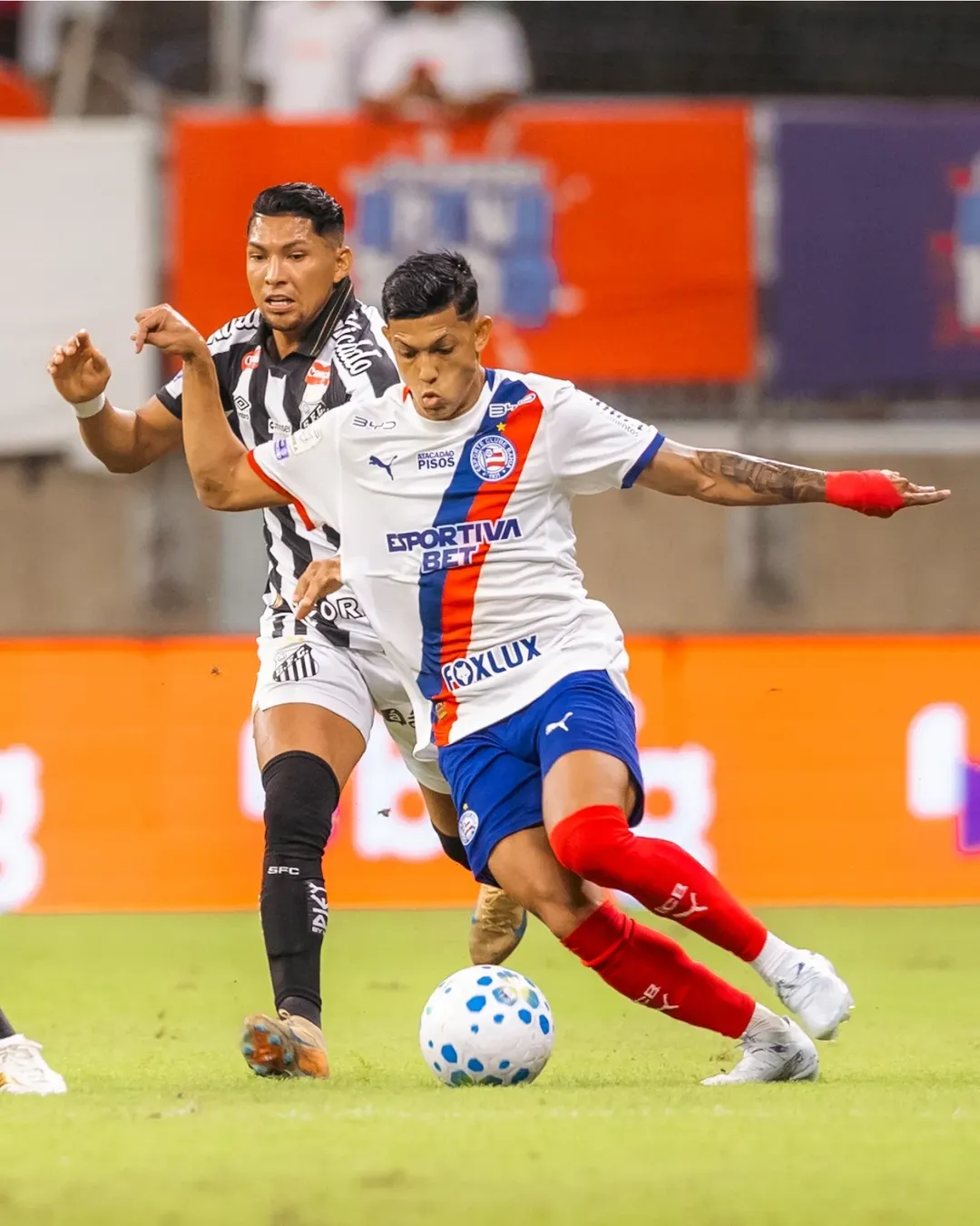 Bahia e Santos se enfrentaram na Fonte Nova por Letícia Martins/E.C. Bahia