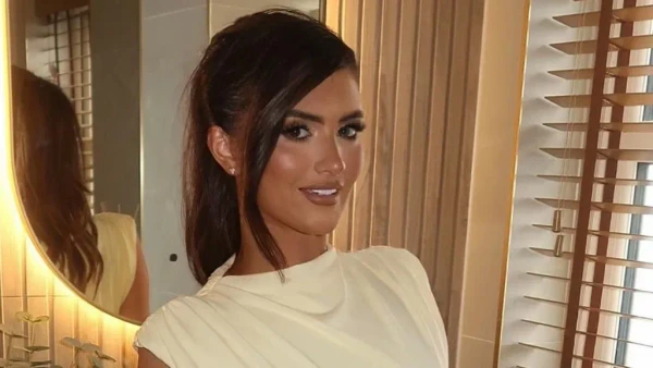 Ellie Crampsie por Reprodução