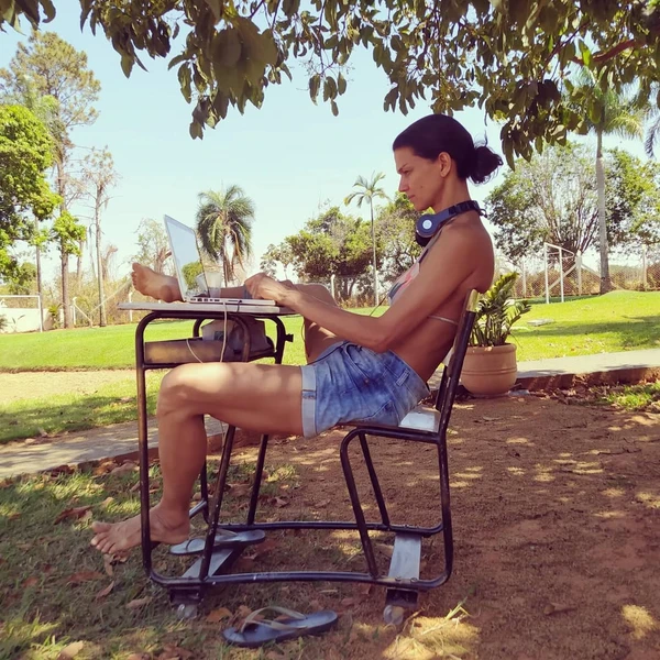 Karina Zeviani por Reprodução/Instagram