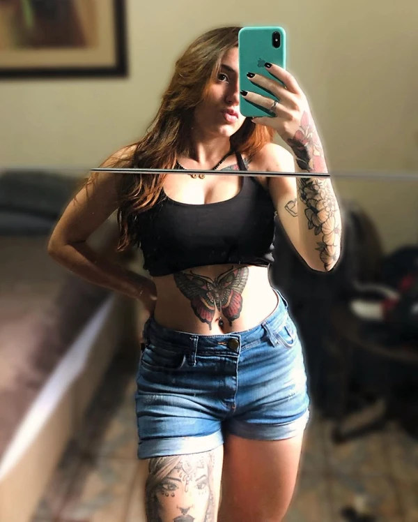 Karyn Lima Souza e Silva por Reprodução