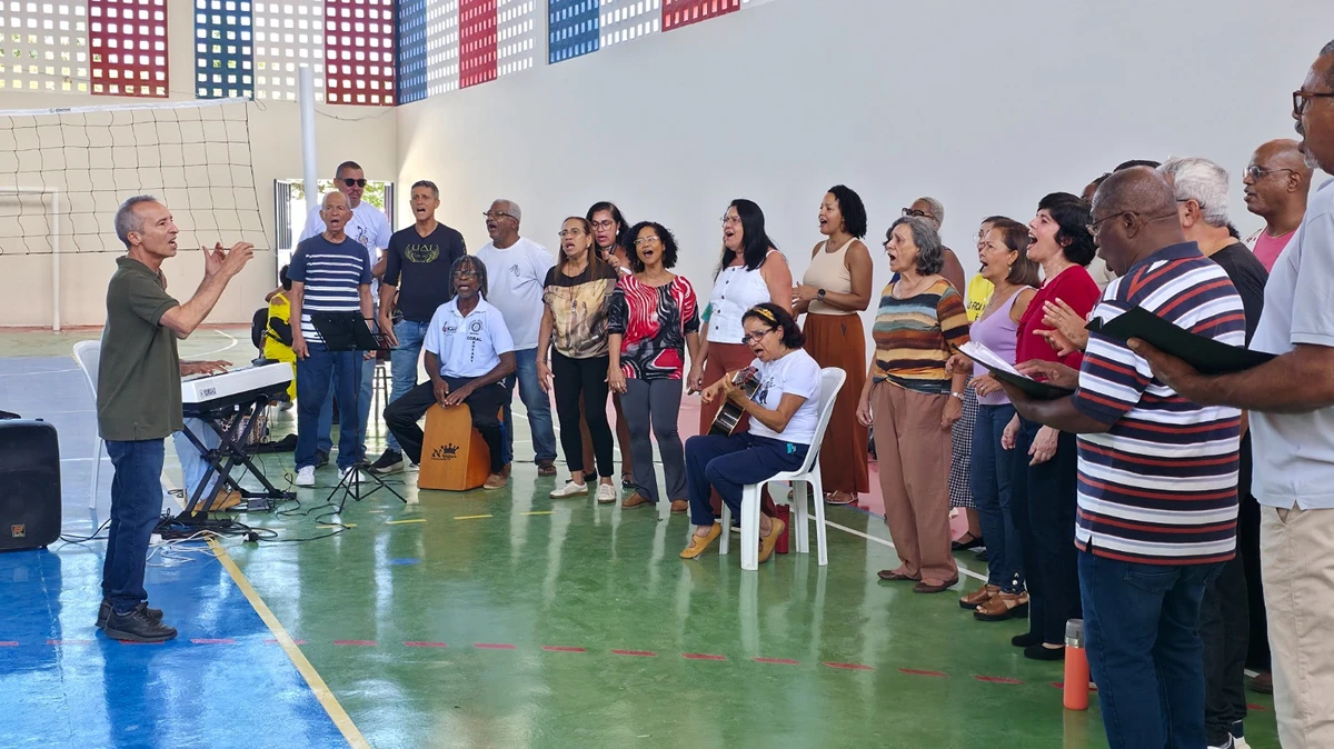 Ensaio do Coral Alguém Cantando com Maestro Gilmar Mendonça por Divulgação