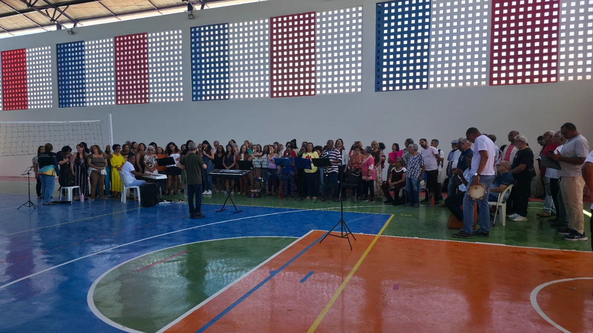 Ensaio do Coral Alguém Cantando com Maestro Gilmar Mendonça por divulgação