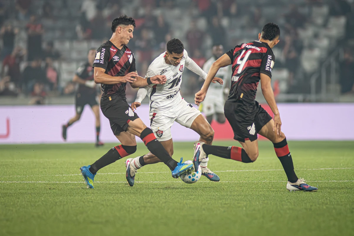 Atlhetico-PR 3x1 Vitória - 13ª rodada  por Victor Ferreira / EC Vitória