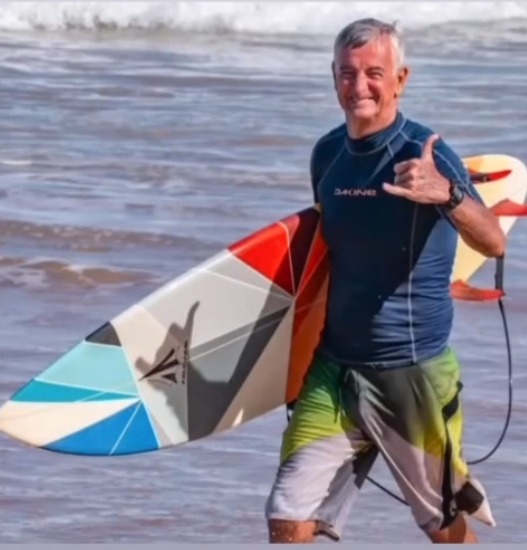 Moisés Ribeiro Pinheiro, de 65 anos, morreu afogado na praia de Stella Maris por Reprodução