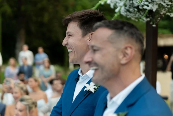 Felipe Suhre e Erick Andrade celebraram casamento em cerimônia emocionante no Rio por Reprodução/Instagram