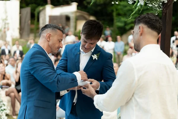 Felipe Suhre e Erick Andrade celebraram casamento em cerimônia emocionante no Rio por Reprodução/Instagram