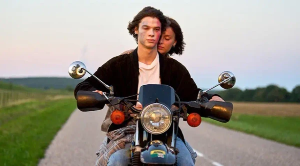 Filme 'E Seus Filhos Depois Deles (And Their Children After Them)' por Divulgação 