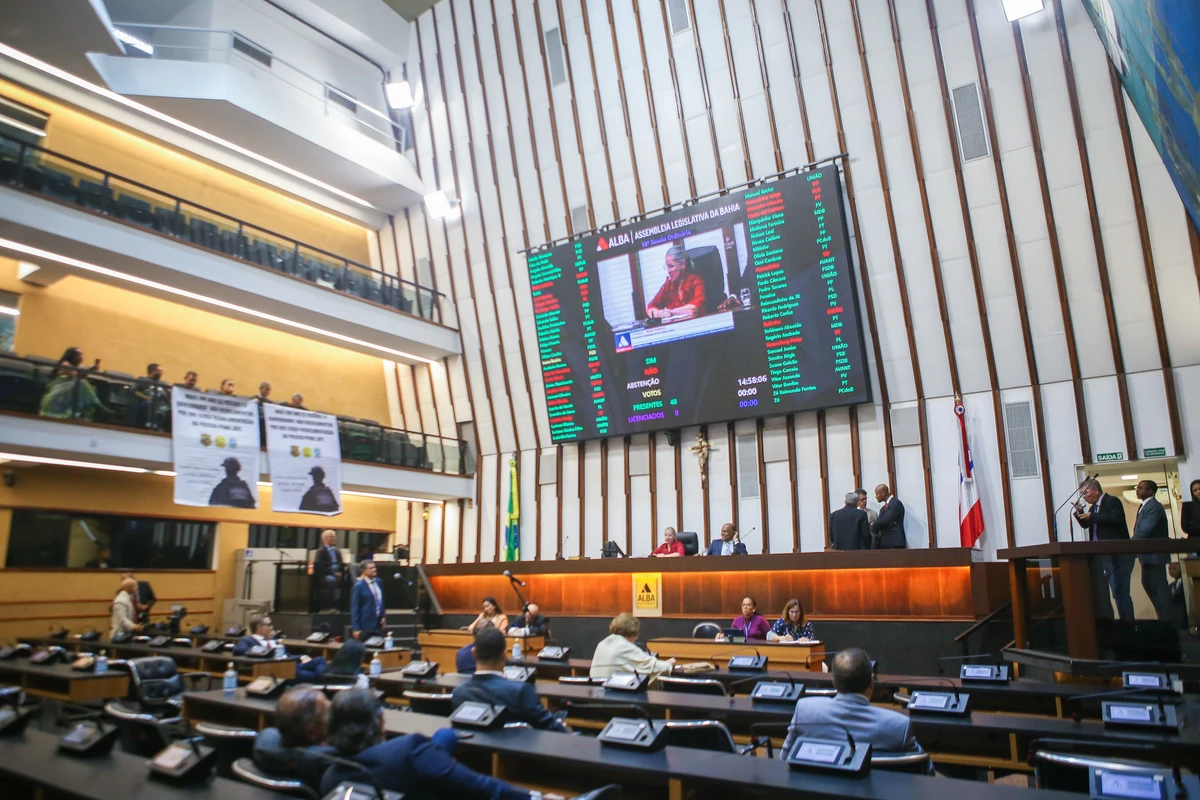 Governo Jerônimo busca 1ª aprovação na Alba e pesquisa à vista