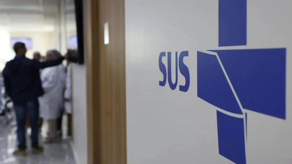 A meta do novo investimento é humanizar o atendimento desde a recepção, reduzindo o tempo de espera para consultas e encaminhamentos médicos em mais de 500 cidades.