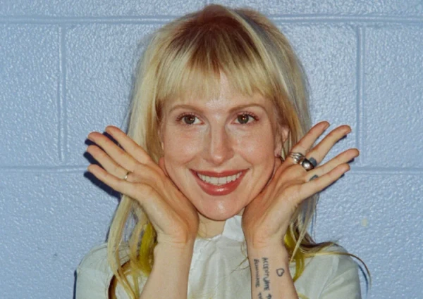 Hayley Williams anuncia show solo em São Paulo 