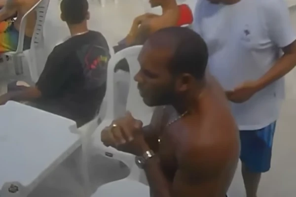 Imagens mostram Dadá em mansão no Vidigal por Reprodução/Fantástico