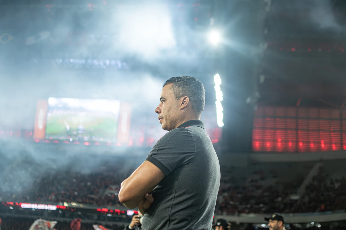 Jair Ventura, técnico do Vitória