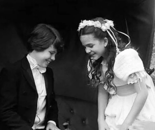 Mel Maia em "Além do Tempo" (2015) por Reprodução