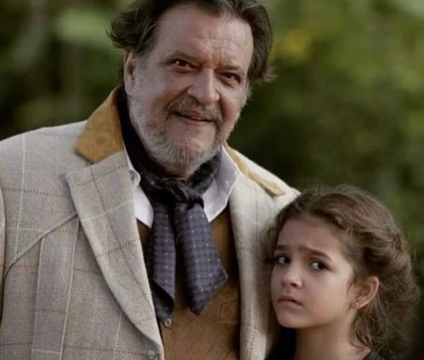 Mel Maia em "Além do Tempo" (2015) por Reprodução