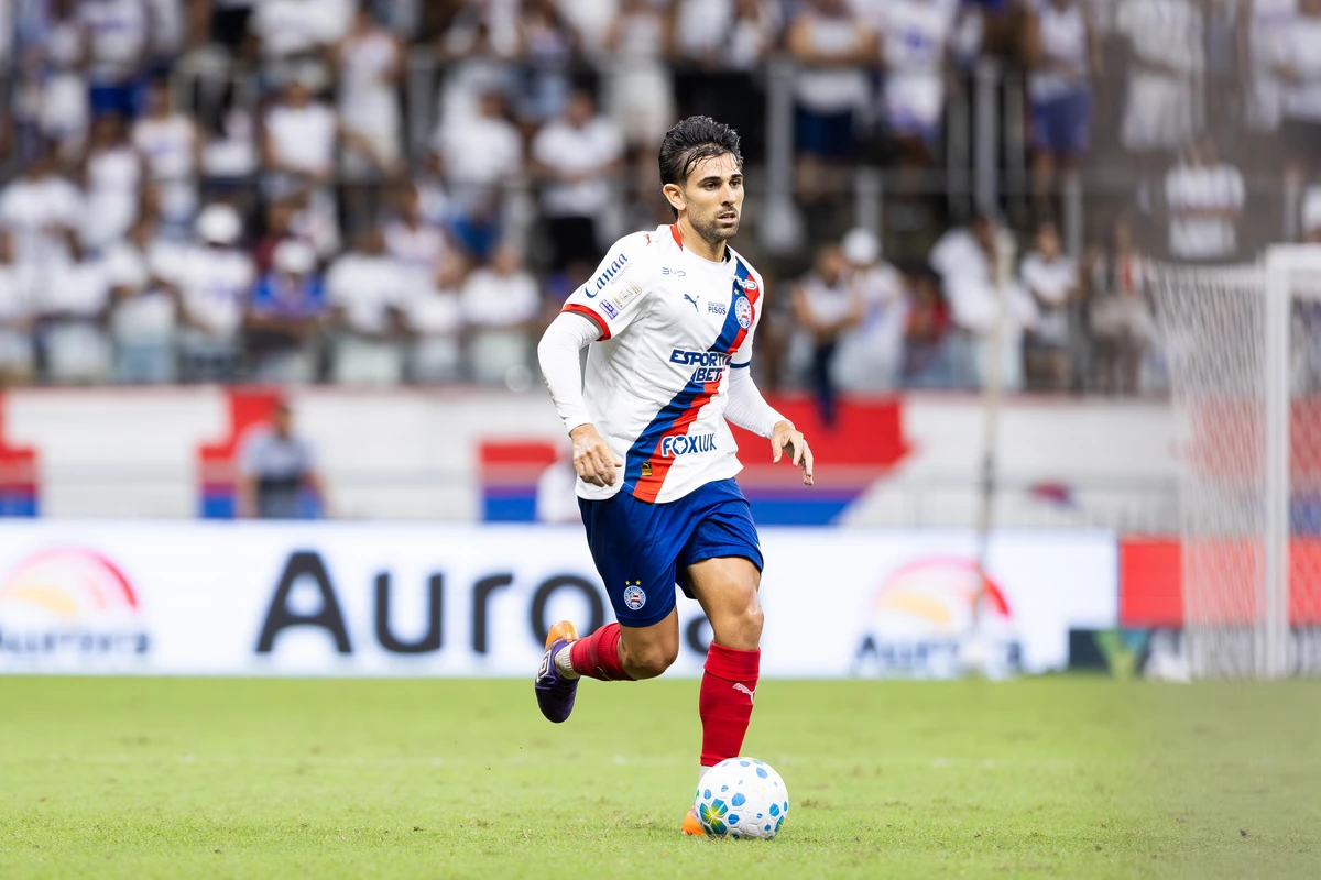 Nico Acevedo vive reinvenção com a camisa do Bahia