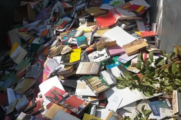 Prefeitura descartou parte do acervo da Biblioteca Pública Monteiro Lobato
