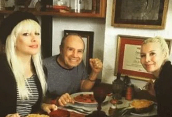 Stênio Garcia com as filhas Cássia e Gaya por Reprodução/Instagram