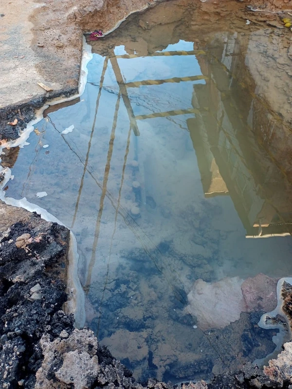 Vazamento de água no Engenho Velho de Brotas por Reprodução