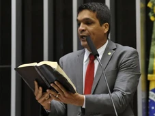 Imagem - Entre orações e polêmicas: como Cabo Daciolo tenta unir o voto evangélico e militar em 2026