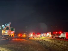 Imagem - Ônibus que saiu de cidade baiana com fiéis bate em carreta e deixa dois mortos e mais de 30 feridos