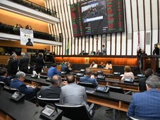 Imagem - Alba aprova reajuste salarial de 5,3% para professores na Bahia