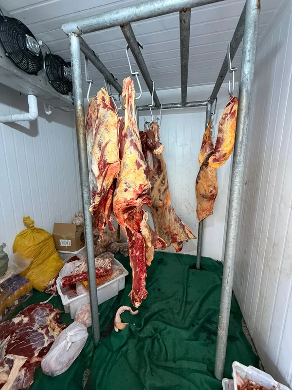 Adab apreende mais de 1 tonelada de carne irregular em Candiba e  Palmas de Monte Alto por Divulgação