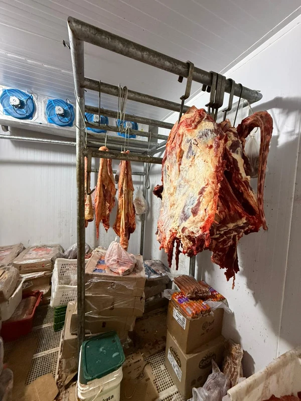 Adab apreende mais de 1 tonelada de carne irregular em Candiba e  Palmas de Monte Alto por Divulgação