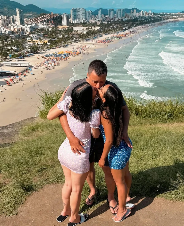 Família poliafetiva por Reprodução