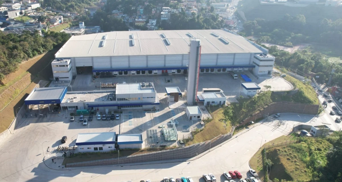 Justus quer construir casas em cidade brasileira por Reprodução