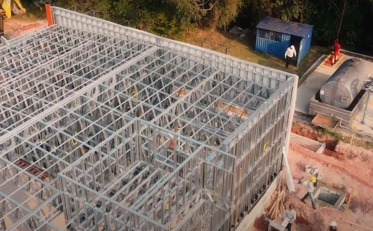 Justus quer construir casas em cidade brasileira por Reprodução