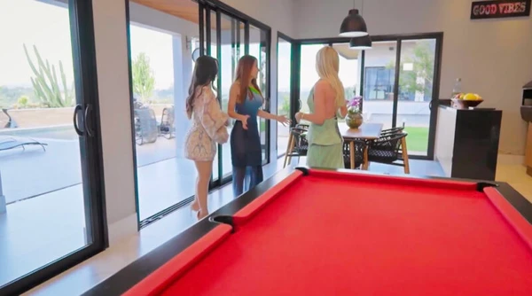 Maiara e Maraisa mostram mansão estratégica em SP usada entre shows e viagens por Reprodução/Globo