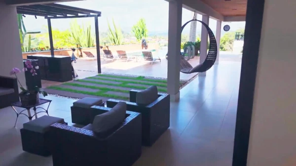 Maiara e Maraisa mostram mansão estratégica em SP usada entre shows e viagens por Reprodução/Globo