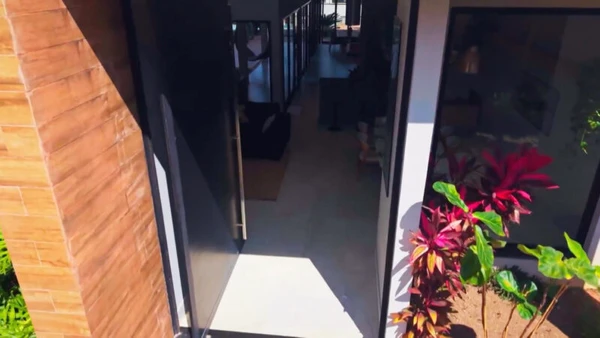 Maiara e Maraisa mostram mansão estratégica em SP usada entre shows e viagens por Reprodução/Globo