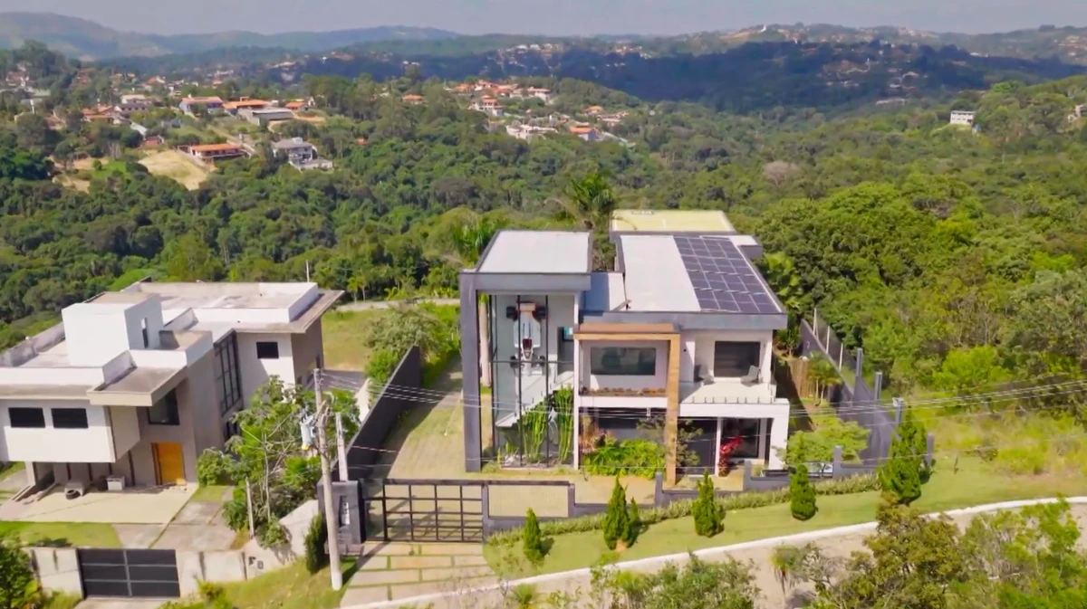 Maiara e Maraisa mostram mansão estratégica em SP usada entre shows e viagens por Reprodução/Globo