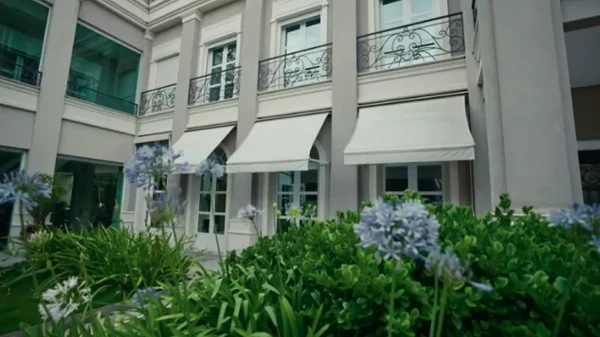 Mansão é avaliada em R$ 50 milhões por Reprodução 