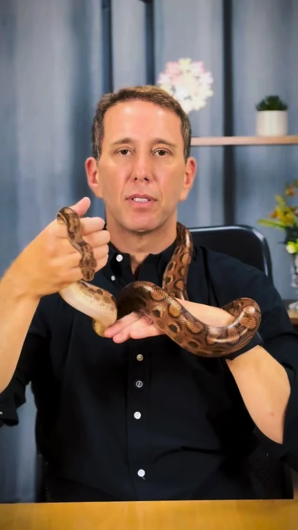 Rodrigo Manga, o prefeito 'Tik Toker', foi alvo de denúncias por Reprodução/Redes sociais