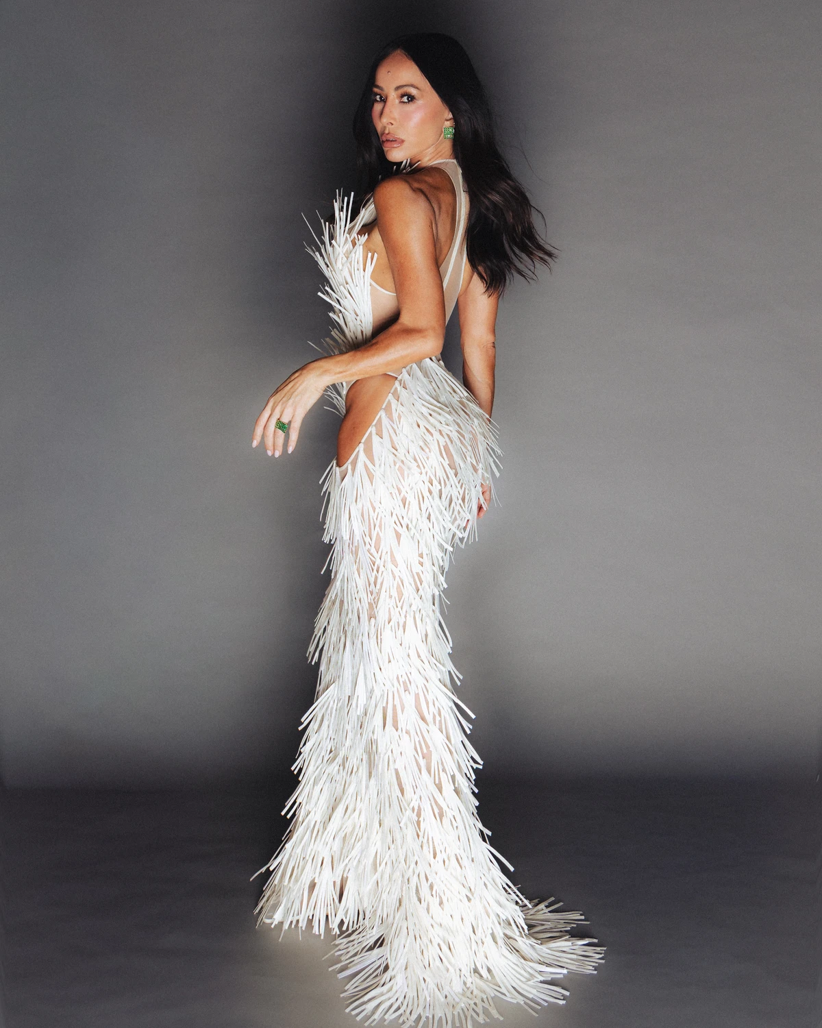 Sabrina Sato venceu o prêmio de Ícone de Moda e chamou atenção com look exclusivo por Lusca