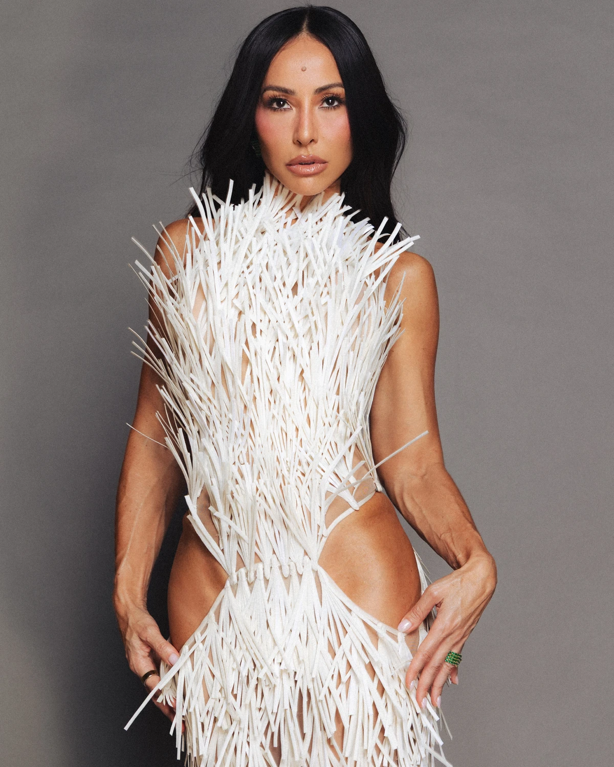 Sabrina Sato venceu o prêmio de Ícone de Moda e chamou atenção com look exclusivo por Lusca