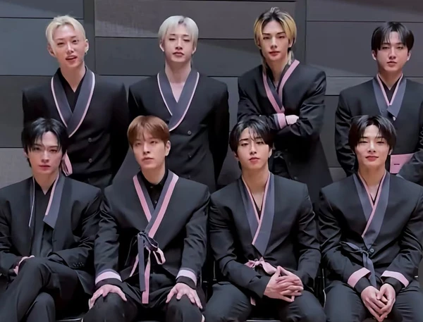 Stray Kids por Reprodução