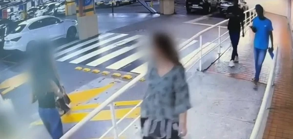 Vídeo mostra suspeitos seguindo três mulheres que foram sequestradas em shopping de Salvador por Reprodução/TV Bahia