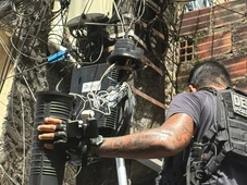 Imagem - 'BBB do tráfico': nove câmeras instaladas por criminosos são removidas em bairro de Salvador