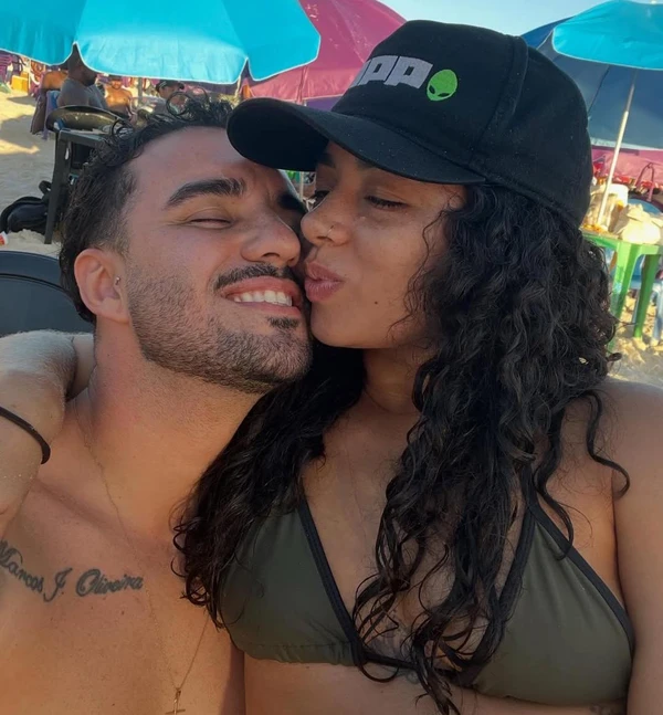 Homem é baleado na cabeça enquanto levava filho para escolhinha de futebol por Web