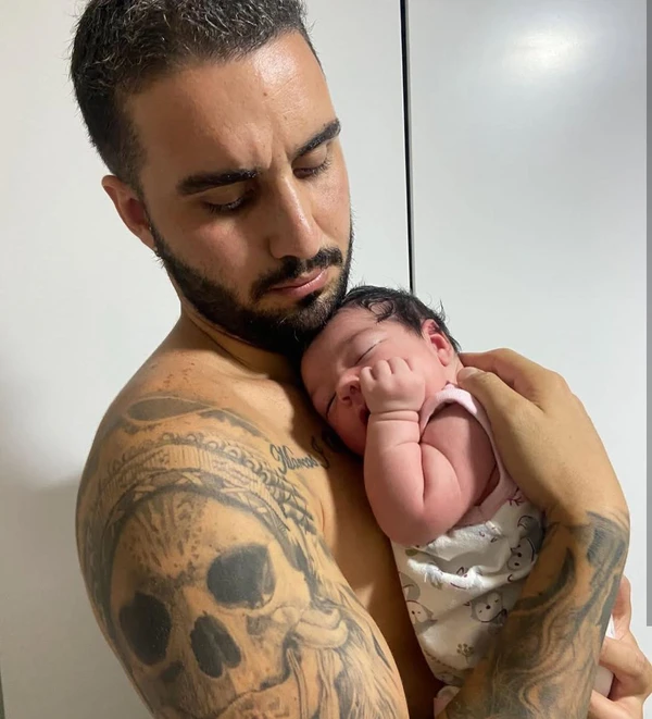 Homem é baleado na cabeça enquanto levava filho para escolhinha de futebol por Web