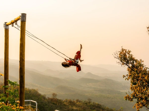maior balanço a céu aberto do Brasil e é opção de passeio para casais e famílias