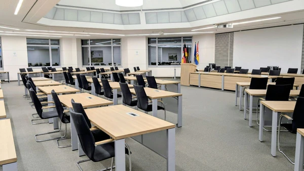Apesar de ocuparem mais postos no funcionalismo, servidoras públicas continuam recebendo menos — uma diferença que vai além do salário por Pexels, André