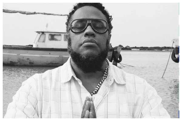 O rapper BNegão desembarca na capital baiana com o espetáculo BNegão canta Caymmi, às 20h, no Cineteatro 2 de Julho