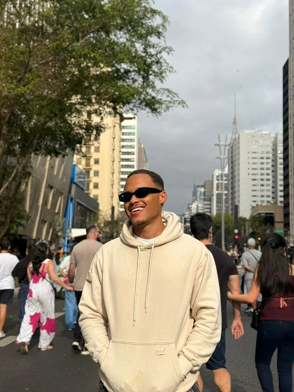 Racismo: Justiça condena réu a pagar R$ 70,6 mil a influenciador baiano por Redes sociais 